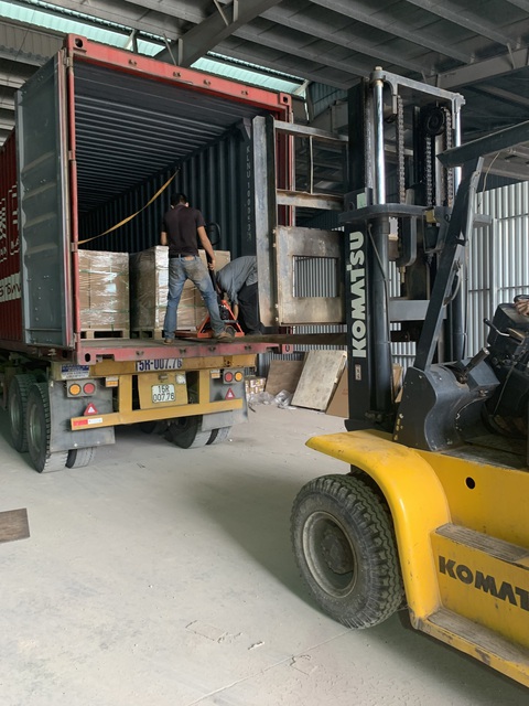 Điều tra vụ nghi nhập lậu 6,2 triệu tấm tế bào quang điện trị giá hơn 100 tỉ đồng - Ảnh 2. Điều tra vụ nghi nhập lậu 6,2 triệu tấm tế bào quang điện trị giá hơn 100 tỉ đồng - Ảnh 2.