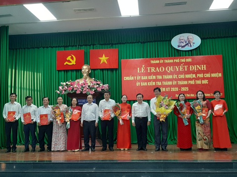 Ủy ban kiểm tra Thành ủy TP Thủ Đức có 1 chủ nhiệm và 4 phó chủ nhiệm - Ảnh 1. Ủy ban kiểm tra Thành ủy TP Thủ Đức có 1 chủ nhiệm và 4 phó chủ nhiệm - Ảnh 1.