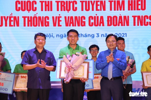 3 chàng trai trẻ đoạt quán quân cuộc thi tìm hiểu 90 năm của Đoàn - Ảnh 3. 3 chàng trai trẻ đoạt quán quân cuộc thi tìm hiểu 90 năm của Đoàn - Ảnh 3.