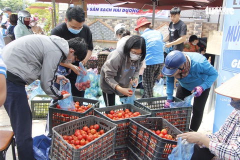 Tui bán bánh ướt lời được 5 chục, tui dành ra 2 chục mua rau củ của Hải Dương - Ảnh 2. Tui bán bánh ướt lời được 5 chục, tui dành ra 2 chục mua rau củ của Hải Dương - Ảnh 2.