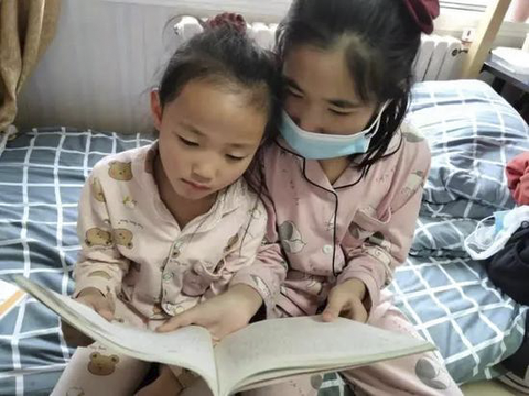 Cô bé Trung Quốc 7 tuổi chạy 10km mỗi ngày để giúp chị được sống - Ảnh 1. Cô bé Trung Quốc 7 tuổi chạy 10km mỗi ngày để giúp chị được sống - Ảnh 1.