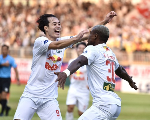HAGL thắng trận thứ 2 liên tiếp ở V-League 2021 - Ảnh 3. HAGL thắng trận thứ 2 liên tiếp ở V-League 2021 - Ảnh 3.