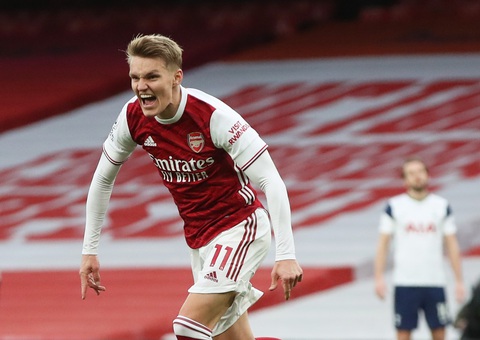 Arsenal thắng ngược Tottenham tại Emirates - Ảnh 2. Arsenal thắng ngược Tottenham tại Emirates - Ảnh 2.