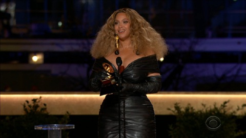 Beyoncé làm nên lịch sử với 28 giải thưởng ở Grammy 2021 - Ảnh 1. Beyoncé làm nên lịch sử với 28 giải thưởng ở Grammy 2021 - Ảnh 1.