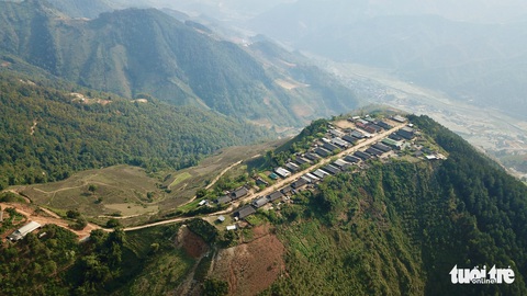 Có một sân bay dã chiến Cu Vai giữa trời mây - Ảnh 3. Có một sân bay dã chiến Cu Vai giữa trời mây - Ảnh 3.