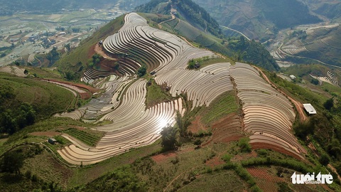 Có một sân bay dã chiến Cu Vai giữa trời mây - Ảnh 6. Có một sân bay dã chiến Cu Vai giữa trời mây - Ảnh 6.