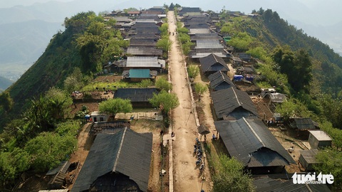 Có một sân bay dã chiến Cu Vai giữa trời mây - Ảnh 4. Có một sân bay dã chiến Cu Vai giữa trời mây - Ảnh 4.