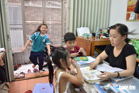 Lớp học miễn phí của mẹ chồng - nàng dâu Sài Gòn - Ảnh 4. Lớp học miễn phí của mẹ chồng - nàng dâu Sài Gòn - Ảnh 4.