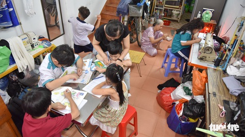 Lớp học miễn phí của mẹ chồng - nàng dâu Sài Gòn - Ảnh 6. Lớp học miễn phí của mẹ chồng - nàng dâu Sài Gòn - Ảnh 6.