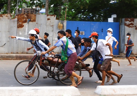 Đài Loan thúc các công ty ở Myanmar treo cờ Đài Loan để tránh bị tấn công nhầm - Ảnh 1. Đài Loan thúc các công ty ở Myanmar treo cờ Đài Loan để tránh bị tấn công nhầm - Ảnh 1.