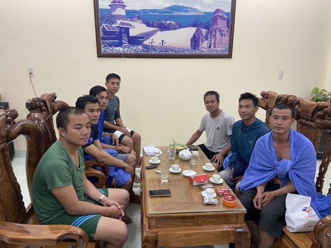 Tàu hàng chở 1.500 tấn tro bay nhiệt điện Vĩnh Tân chìm ở biển Mũi Né - Ảnh 2. Tàu hàng chở 1.500 tấn tro bay nhiệt điện Vĩnh Tân chìm ở biển Mũi Né - Ảnh 2.