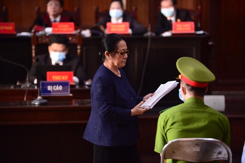 Bà Dương Thị Bạch Diệp phủ nhận cáo trạng, nghi ngờ hồ sơ giả mạo - Ảnh 2. Bà Dương Thị Bạch Diệp phủ nhận cáo trạng, nghi ngờ hồ sơ giả mạo - Ảnh 2.