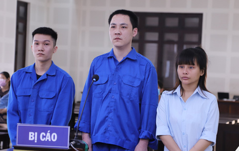Xét xử vụ thuê khách sạn đón nhiều người Trung Quốc ở ‘chui’, lập nhóm chat trốn công an - Ảnh 1. Xét xử vụ thuê khách sạn đón nhiều người Trung Quốc ở ‘chui’, lập nhóm chat trốn công an - Ảnh 1.