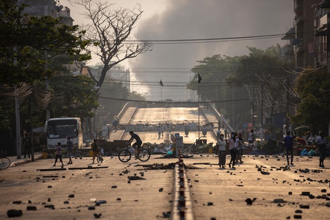 Biểu tình ở Myanmar: 138 người chết, hơn 400 người vượt biên sang Ấn Độ - Ảnh 1. Biểu tình ở Myanmar: 138 người chết, hơn 400 người vượt biên sang Ấn Độ - Ảnh 1.