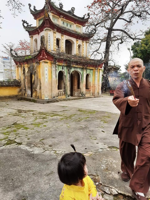Nghiệp sư giáo dục 3 tháng trụ trì cầm nhang đuổi phật tử, không thay đổi thì tẩn xuất - Ảnh 1. Nghiệp sư giáo dục 3 tháng trụ trì cầm nhang đuổi phật tử, không thay đổi thì tẩn xuất - Ảnh 1.