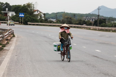 Nhà hàng, quán ăn, cà phê ở Hải Dương chưa được phục vụ tại chỗ - Ảnh 1. Nhà hàng, quán ăn, cà phê ở Hải Dương chưa được phục vụ tại chỗ - Ảnh 1.