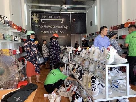 Tuyết Tây Shop - chuỗi cửa hàng đồng giá 2T hàng hiệu giá tốt - Ảnh 1. Tuyết Tây Shop - chuỗi cửa hàng đồng giá 2T hàng hiệu giá tốt - Ảnh 1.