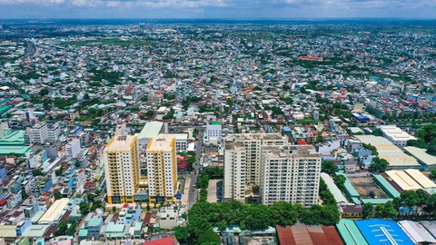 Hóc Môn thành quận không mới, cái mới là xử lý hình sự đầu nậu gom nền đất ảo - Ảnh 2. Hóc Môn thành quận không mới, cái mới là xử lý hình sự đầu nậu gom nền đất ảo - Ảnh 2.