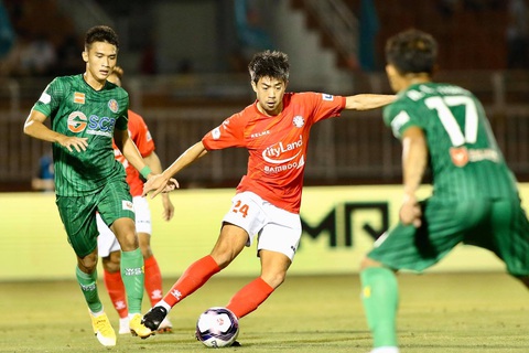Lee Nguyễn ghi bàn ở phút 90+9, CLB TP.HCM thắng sát nút Sài Gòn - Ảnh 1. Lee Nguyễn ghi bàn ở phút 90+9, CLB TP.HCM thắng sát nút Sài Gòn - Ảnh 1.