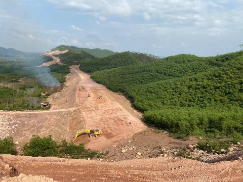 Đánh giá, có giải pháp phù hợp về vật liệu thi công đường cao tốc Bắc - Nam - Ảnh 1. Đánh giá, có giải pháp phù hợp về vật liệu thi công đường cao tốc Bắc - Nam - Ảnh 1.