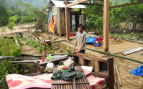 Xả lũ thần tốc, cả ngàn hộ tơi tả, giờ đền bù ì ạch, chưa đâu vào đâu - Ảnh 1. Xả lũ thần tốc, cả ngàn hộ tơi tả, giờ đền bù ì ạch, chưa đâu vào đâu - Ảnh 1.