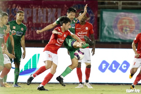 Lee Nguyễn nói gì sau bàn thắng đầu tiên tại V-League 2021? - Ảnh 5. Lee Nguyễn nói gì sau bàn thắng đầu tiên tại V-League 2021? - Ảnh 5.