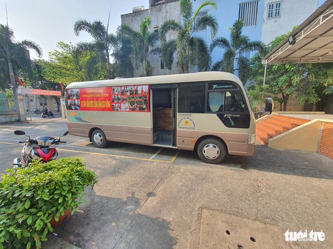 Xe lưu động đến tận khu phố làm căn cước gắn chip cho dân - Ảnh 1. Xe lưu động đến tận khu phố làm căn cước gắn chip cho dân - Ảnh 1.