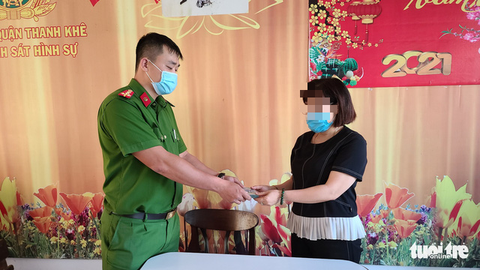 Lập Facebook lo được vé máy bay nhân đạo về nước để lừa du học sinh - Ảnh 2. Lập Facebook lo được vé máy bay nhân đạo về nước để lừa du học sinh - Ảnh 2.