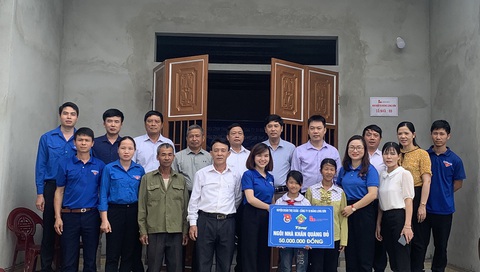 Ngôi nhà Khăn quàng đỏ tặng học sinh nghèo - Ảnh 1. Ngôi nhà Khăn quàng đỏ tặng học sinh nghèo - Ảnh 1.