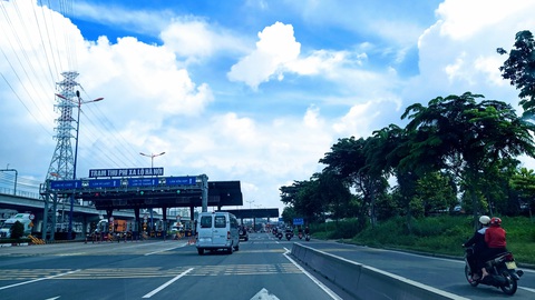 Từ 1-4, chính thức thu phí xa lộ Hà Nội, mở nhiều làn xe thu phí tự động - Ảnh 1. Từ 1-4, chính thức thu phí xa lộ Hà Nội, mở nhiều làn xe thu phí tự động - Ảnh 1.