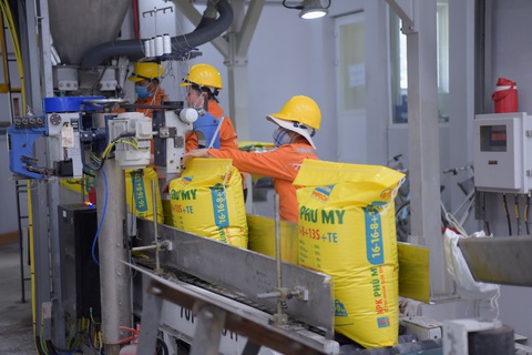 Giữ thuế tự vệ với phân bón: Bảo vệ nông dân hay doanh nghiệp? - Ảnh 1. Giữ thuế tự vệ với phân bón: Bảo vệ nông dân hay doanh nghiệp? - Ảnh 1.