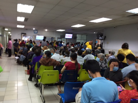 Đăng ký BHYT hộ gia đình tại Bệnh viện Thống Nhất phải đổi sang nơi khác - Ảnh 1. Đăng ký BHYT hộ gia đình tại Bệnh viện Thống Nhất phải đổi sang nơi khác - Ảnh 1.