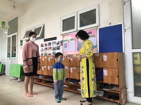 Trường học Hà Nội phòng dịch nghiêm ngặt để đón gần 2 triệu học sinh đi học lại - Ảnh 5. Trường học Hà Nội phòng dịch nghiêm ngặt để đón gần 2 triệu học sinh đi học lại - Ảnh 5.