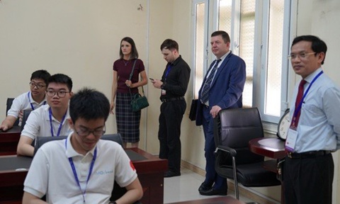 Hậu trường thi Olympic quốc tế - những chuyện chưa kể - Kỳ 2: Thước đo niềm say mê - Ảnh 2. Hậu trường thi Olympic quốc tế - những chuyện chưa kể - Kỳ 2: Thước đo niềm say mê - Ảnh 2.