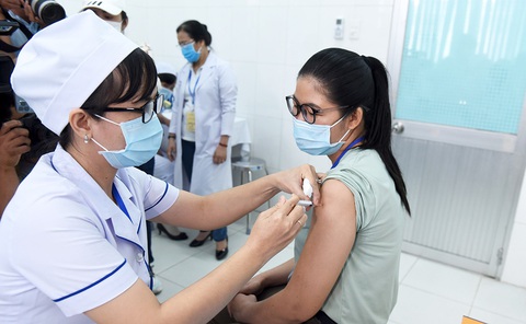 Mở cửa du lịch từ hộ chiếu vắc xin - Ảnh 1. Mở cửa du lịch từ hộ chiếu vắc xin - Ảnh 1.