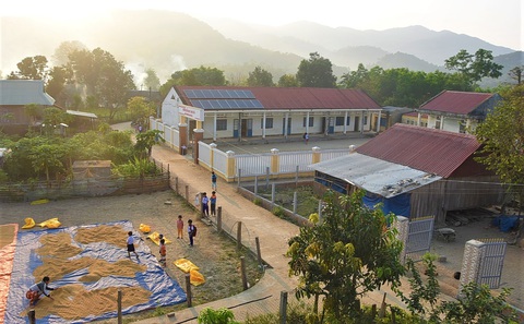 Những cô giáo miền xuôi lặn lội gieo chữ ở làng Canh Tiến - Ảnh 2. Những cô giáo miền xuôi lặn lội gieo chữ ở làng Canh Tiến - Ảnh 2.