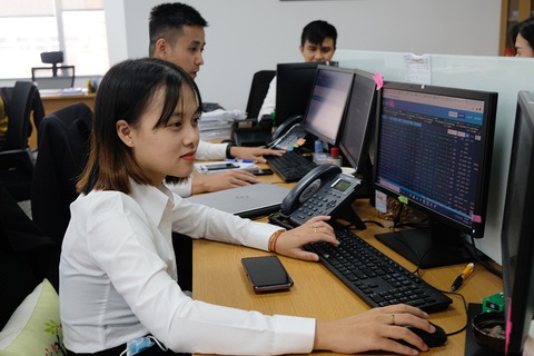 Tìm hàng tốt cho chứng khoán - Ảnh 6. Tìm hàng tốt cho chứng khoán - Ảnh 6.