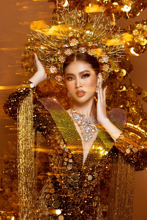 Cận cảnh trang phục nặng gần 30kg của Ngọc Thảo tại Miss Grand International 2020 - Ảnh 3. Cận cảnh trang phục nặng gần 30kg của Ngọc Thảo tại Miss Grand International 2020 - Ảnh 3.