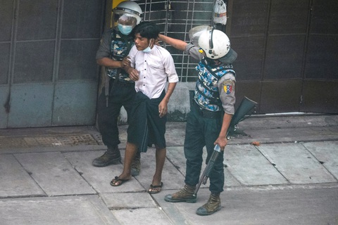Mỹ trừng phạt cảnh sát trưởng Myanmar, cáo buộc đàn áp dã man người biểu tình - Ảnh 1. Mỹ trừng phạt cảnh sát trưởng Myanmar, cáo buộc đàn áp dã man người biểu tình - Ảnh 1.