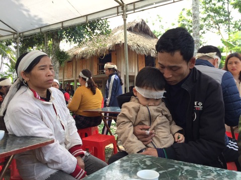 Vụ tai nạn làm 7 người chết ở Thanh Hóa: Đại tang trùm bản nghèo - Ảnh 1. Vụ tai nạn làm 7 người chết ở Thanh Hóa: Đại tang trùm bản nghèo - Ảnh 1.