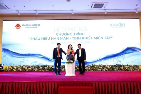 Gần 100 nghìn học sinh Miền Tây được tiếp cận nguồn nước tinh khiết - Ảnh 2. Gần 100 nghìn học sinh Miền Tây được tiếp cận nguồn nước tinh khiết - Ảnh 2.