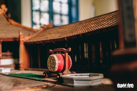 Độc đáo mô hình đình làng bằng gỗ gụ nhỏ nhất Việt Nam - Ảnh 7. Độc đáo mô hình đình làng bằng gỗ gụ nhỏ nhất Việt Nam - Ảnh 7.