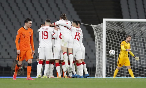 Yilmaz lập hat-trick, Thổ Nhĩ Kỳ lại ‘làm gỏi’ Hà Lan - Ảnh 2. Yilmaz lập hat-trick, Thổ Nhĩ Kỳ lại ‘làm gỏi’ Hà Lan - Ảnh 2.