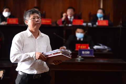 Xét xử vụ hoán đổi đất vàng: Thực chất hợp đồng thế chấp tài sản được công chứng khi nào? - Ảnh 3. Xét xử vụ hoán đổi đất vàng: Thực chất hợp đồng thế chấp tài sản được công chứng khi nào? - Ảnh 3.