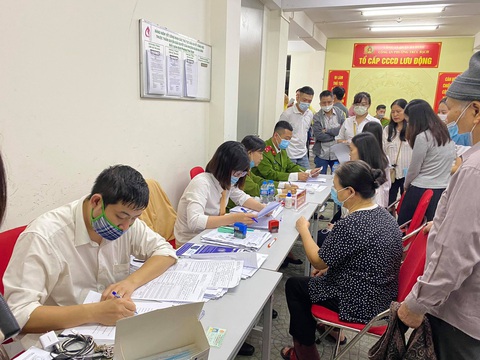 Hà Nội đã cấp hơn 1 triệu hồ sơ căn cước công dân gắn chip - Ảnh 1. Hà Nội đã cấp hơn 1 triệu hồ sơ căn cước công dân gắn chip - Ảnh 1.