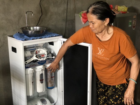 Nước giếng nhuộm vàng, người dân hoang mang - Ảnh 2. Nước giếng nhuộm vàng, người dân hoang mang - Ảnh 2.