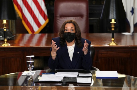Ông Biden chỉ định Phó tổng thống Harris phụ trách vấn đề di dân - Ảnh 1. Ông Biden chỉ định Phó tổng thống Harris phụ trách vấn đề di dân - Ảnh 1.