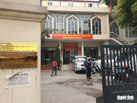 Đề nghị công an điều tra vụ 20 người phá tài sản, hành hung cán bộ Cục Thi hành án - Ảnh 1. Đề nghị công an điều tra vụ 20 người phá tài sản, hành hung cán bộ Cục Thi hành án - Ảnh 1.