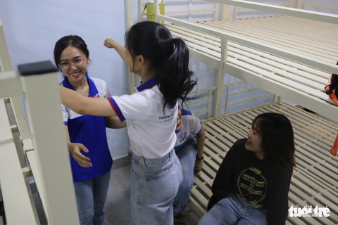 Ngôi nhà hạnh phúc cho nữ sinh viên khó khăn - Ảnh 7. Ngôi nhà hạnh phúc cho nữ sinh viên khó khăn - Ảnh 7.