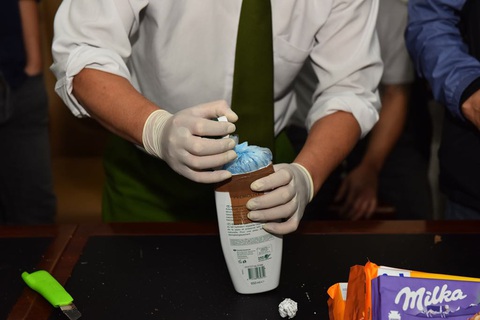 2 năm Hà Nội thu giữ 6 bánh heroin, 37kg và 50.600 viên ma túy qua đường bưu điện - Ảnh 2. 2 năm Hà Nội thu giữ 6 bánh heroin, 37kg và 50.600 viên ma túy qua đường bưu điện - Ảnh 2.